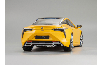 Lexus LC500, yellow