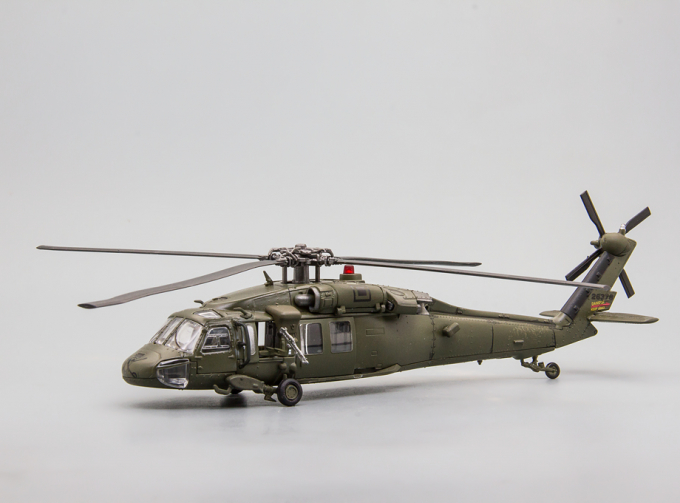 Многоцелевой вертолет Sikorsky UH-60 Black Hawk