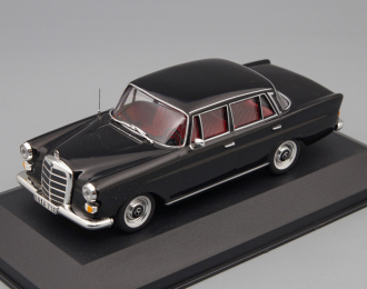 MERCEDES-BENZ 200D Heckflosse W110 (1965-1968), black