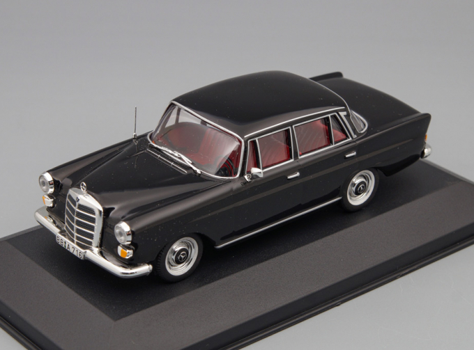 MERCEDES-BENZ 200D Heckflosse W110 (1965-1968), black