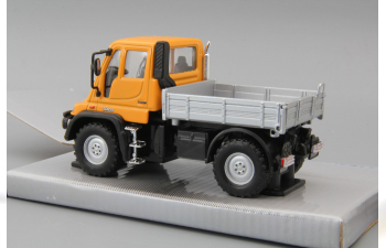 MERCEDES-BENZ Unimog U400, orange / silver