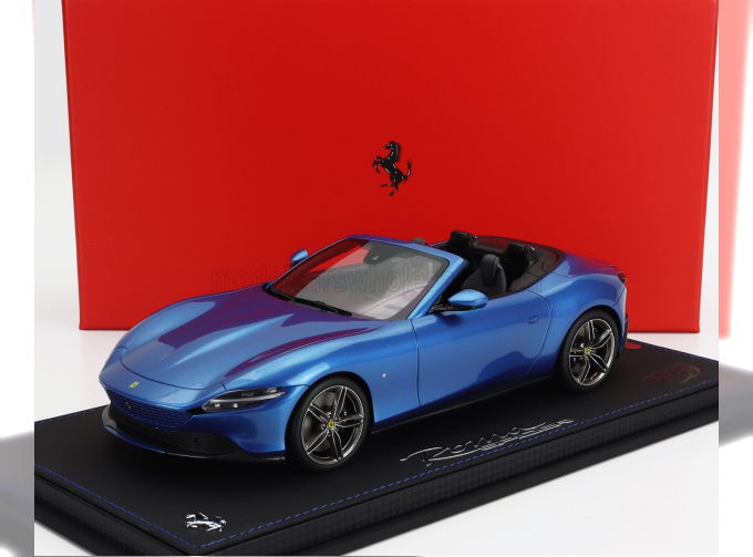 FERRARI Roma Spider Open (2020) - Con Vetrina - With Showcase, Blu Corsa - Blue Met