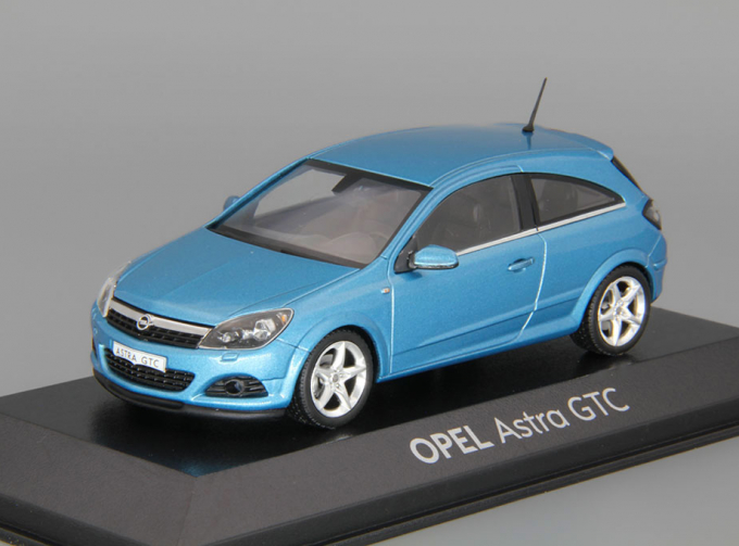 OPEL Astra H GTC (2005), blue metallic