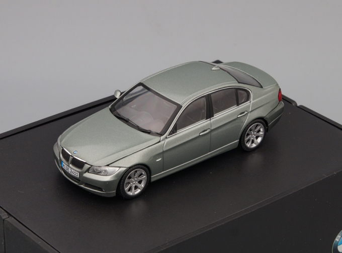 BMW 3er Sedan, green-grey