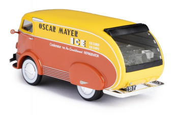 International D-300 Oscar Mayer ice delivery van (open rear door) - 1938