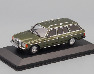 MERCEDES-BENZ W123 230TE (1982), green metallic