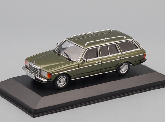 MERCEDES-BENZ W123 230TE (1982), green metallic