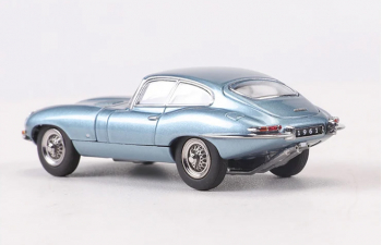 JAGUAR E-type HardTop (1961), light blue