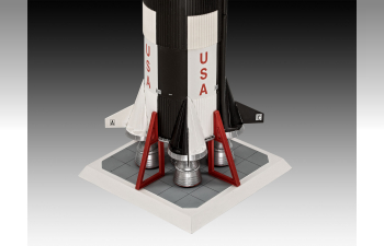 Сборная модель "Аполлон-11": Ракета-носитель Сатурн-5 (подарочный набор)