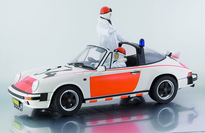 PORSCHE 911 Carrera 3.2 Targa - NL Polizei + 2 фигурки полицейских, white