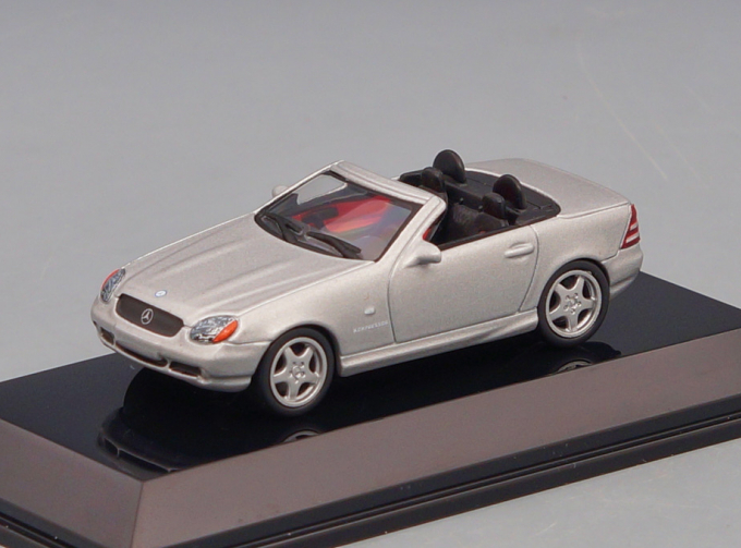 MERCEDES-BENZ SLR, silver