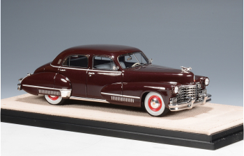 CADILLAC Sixty Special (1942), Madeira Maroon