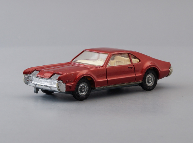 OLDSMOBILE Toronado (1968-1972), red