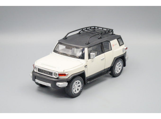 TOYOTA FJ Cruiser, белый, 21 см