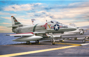 Сборная модель McDONNEL DOUGLAS A-4 E/f/g/ Skyhawk Military Airplane 1955