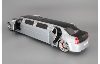 CHRYSLER 300C Hemi Limo, silver / black