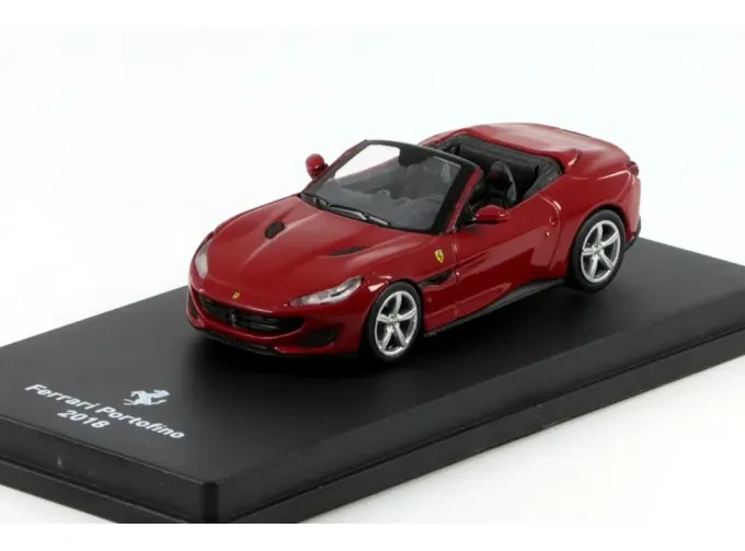 FERRARI 812 Superfast (2017) - With Showcase, Rosso Corsa 322 - Red