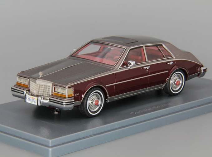 CADILLAC Seville, rose met. over burgundy