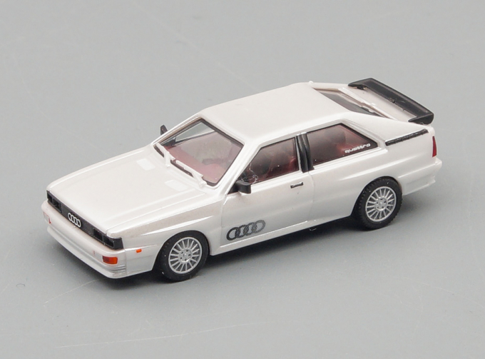 AUDI Quattro, pearl white metallic