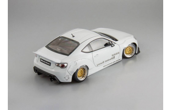 TOYOTA 86 Rocket Bunny, white