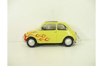 FIAT 500L, yellow / red