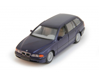 BMW 5er Touring E39, dark blue