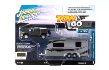 TOYOTA Fj Cruiser with trailer (2010), green/silver