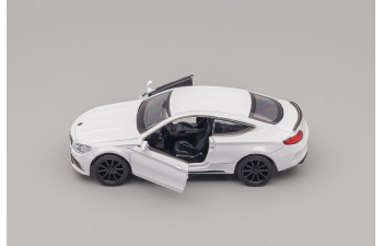 MERCEDES BENZ C63 S AMG Coupe, white 