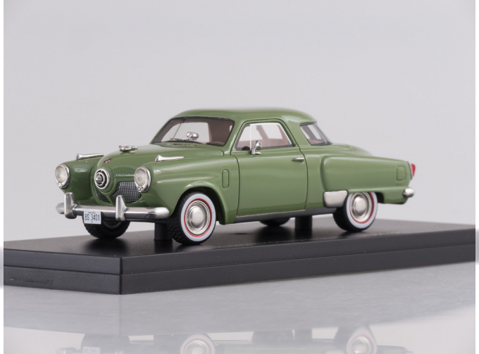 STUDEBACER Champion Starlight Coupe (1951), green