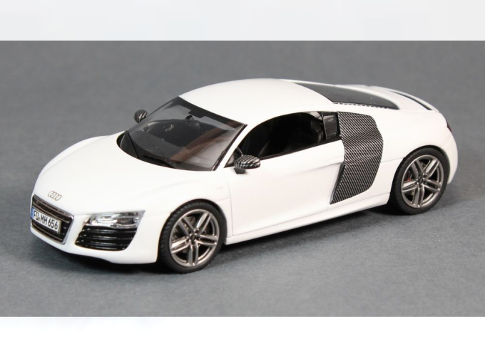 AUDI R8 (Facelift 2012), white