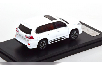 LEXUS LX570, white