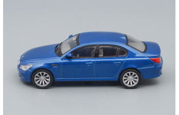 BMW M5, blue