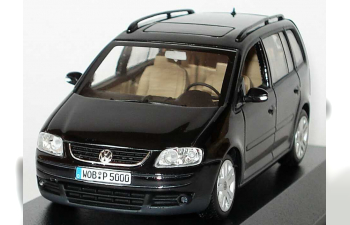 VOLKSWAGEN Touran (2003), черный металлик