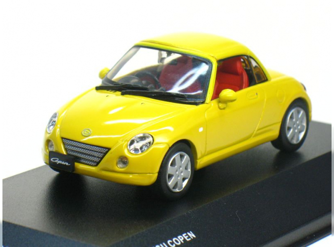 Daihatsu Copen 2004 (cosed roof) (yellow)