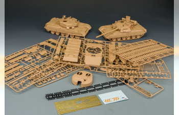 Сборная модель Российский основной боевой танк Т-80У с рабочими траками