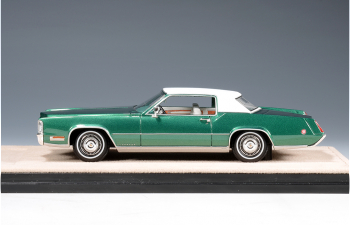 CADILLAC Eldorado Biarritz (1970), Nottingham Green Firemist