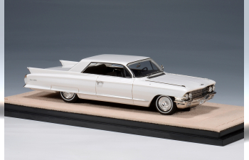 CADILLAC Coupe Deville (1962), Olympic White