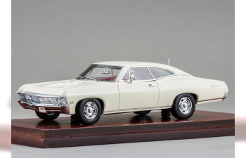 CHEVROLET Impala 2 Door Coupe (1967), ermine white