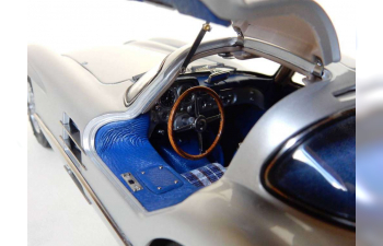 MERCEDES-BENZ 300 SLR Coupé blue interior (1955)