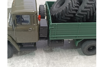 Держатель запасного колеса (ДЗК) Краз-250 с ящиком