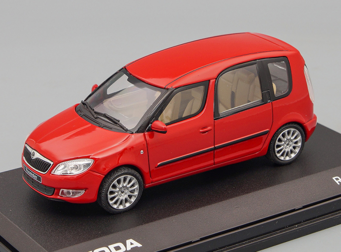 SKODA Roomster (2012), red