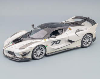 FERRARI FXX K Evo (2018), white metallic / black