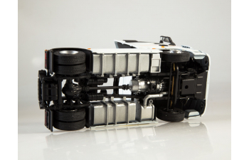 Камский грузовик 54901 седельный тягач, белый