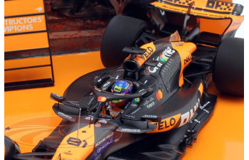 Набор из двух модели McLAREN MCL38 Winner Lando Norris & 10th Oscar Piastri Abu Dhabi GP Constructors' World Champion Formula 1  (2024)