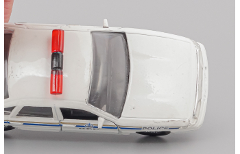 FORD Crown Victoria Police, white