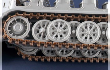 Сборная модель тяжелый тягач Schwerer Zugkraftwagen 18to Sd.Kfz. 9 (Артиллерийская версия)