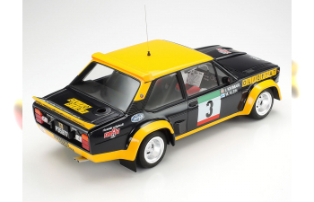 Сборная модель FIAT 131 Abarth Rally Olio с двумя фигурками пилотов