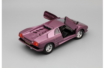 LAMBORGHINI Diablo, purple metallic