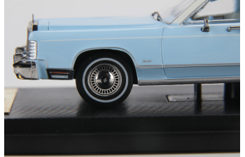 LINCOLN Continental Town Car (1979), wedgewood blue