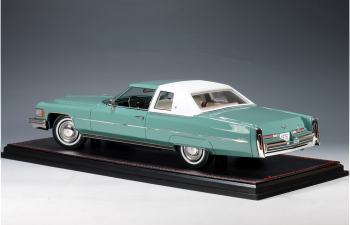 CADILLAC Coupe Deville (1976), Dunbarton Green